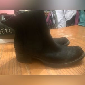 Black timberland women boot size 6